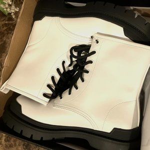 Night Is Young Combat Booties(Fashion Nova)